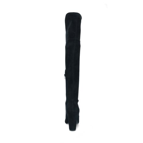 Hohe schwarze Stiefel mit Absatz