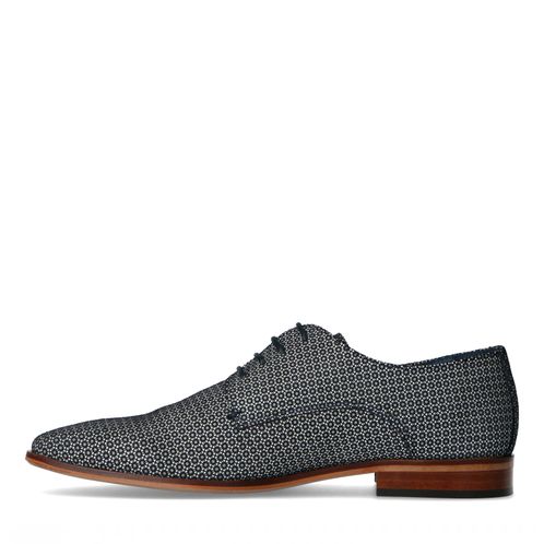 Blaue Schnürschuhe mit Muster