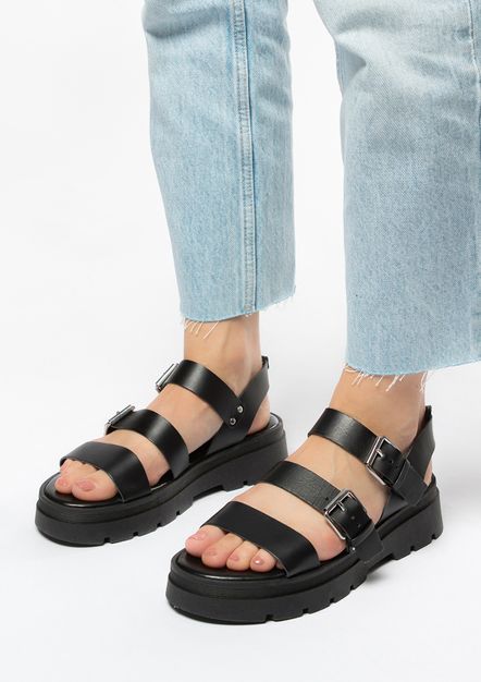 Sandales en cuir avec boucles argentées - noir