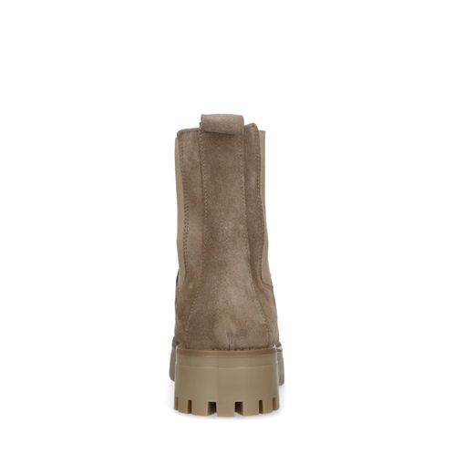 Taupe suède chelsea boots