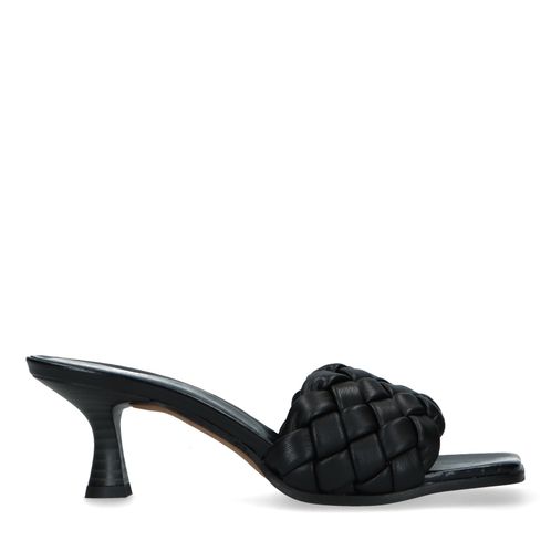 Zwarte leren muiltjes met kitten heel