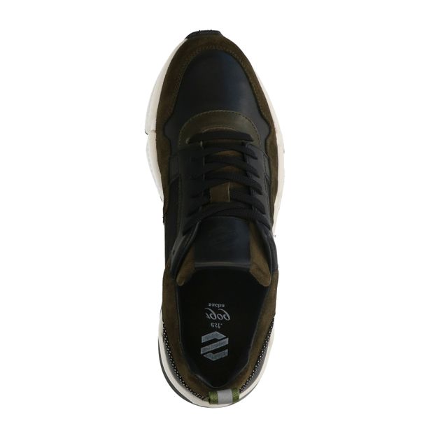 Grüne Veloursleder-Sneaker mit schwarzen Details
