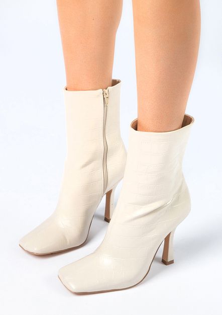 limiet Duwen Ploeg Off white croco enkellaarsjes met kitten heel | Enkellaarsjes met hak | Sacha | Sacha limiet Duwen Ploeg Off white croco enkellaarsjes met kitten heel | Enkellaarsjes met hak | Sacha | Sacha