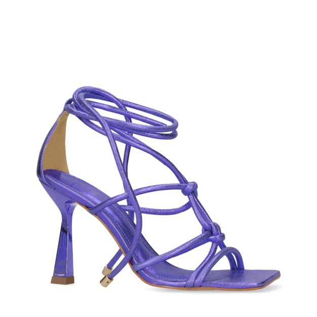Sandales métalliques à talon entonnoir - violet