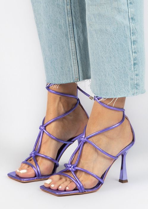 Sandales métalliques à talon entonnoir - violet