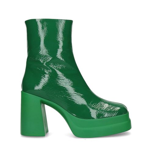 Groene enkellaarsjes met plateau hak