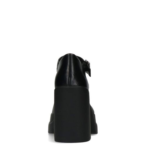Schwarze Pumps mit Plateausohle