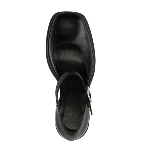 Schwarze Pumps mit Plateausohle