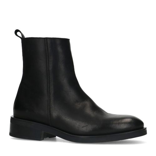 Klassische schwarze Stiefeletten