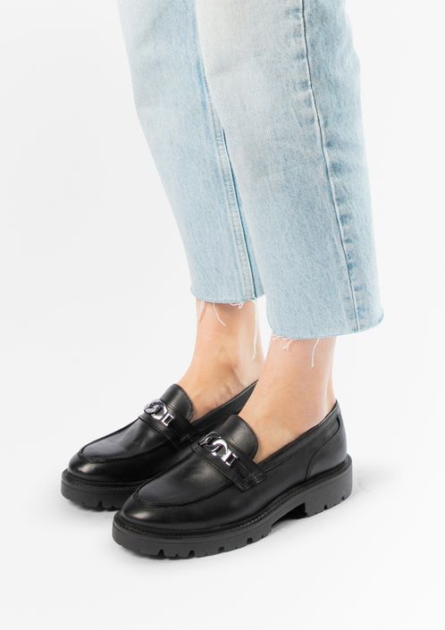 Zwarte chunky loafers met zilverkleurige chain