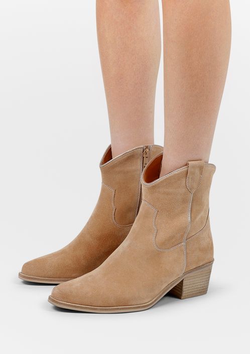 Beige suède lage cowboylaarzen