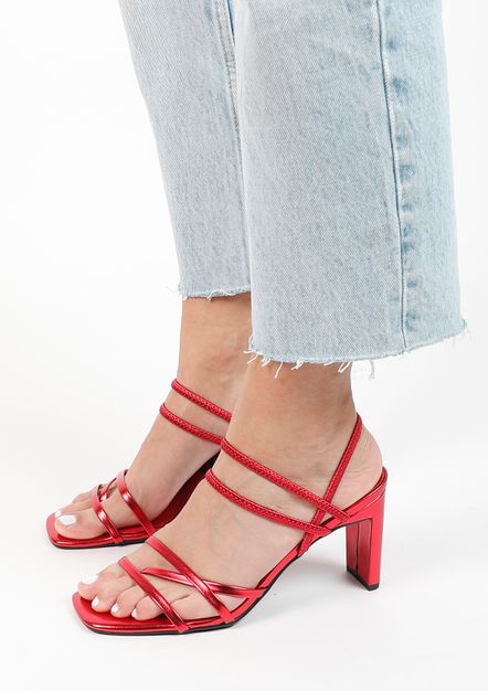 Sandales à talon métallisées avec bandes - rouge