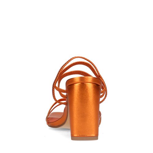 Sandales à talon métallisées avec bandes - orange