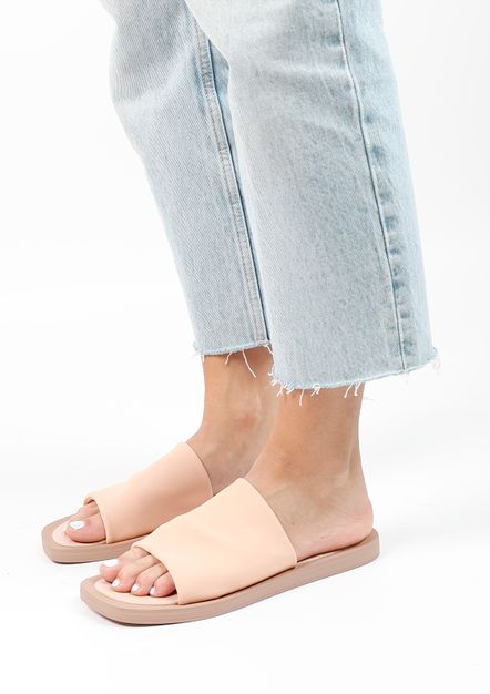 Nude slippers