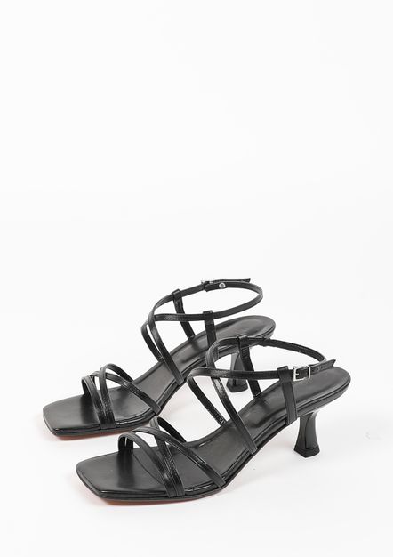 Zwarte sandalen met trechterhak