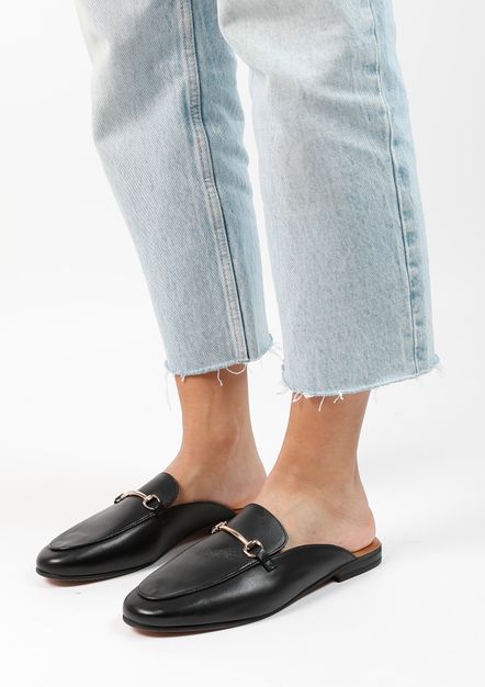 Schwarze Slip-on-Loafer aus Leder
