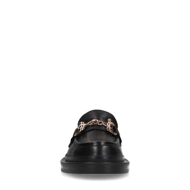 Schwarze Leder-Loafer mit Kette
