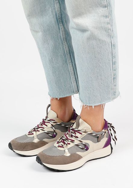 Taupefarbene Sneaker mit lila Details