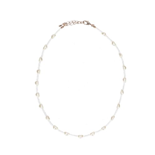 Collier avec perles en forme de cœur - blanc