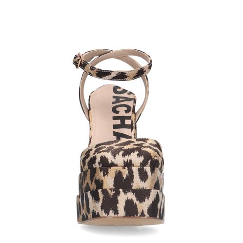Pumps mit Leoprint und Plateauabsatz