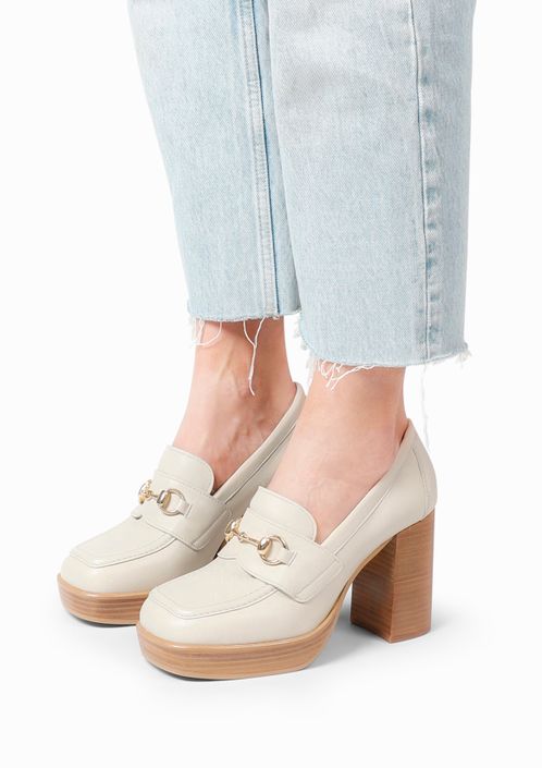 Loafers en cuir avec talon - blanc cassé