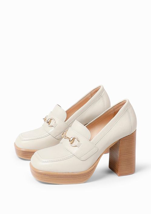 Loafers en cuir avec talon - blanc cassé
