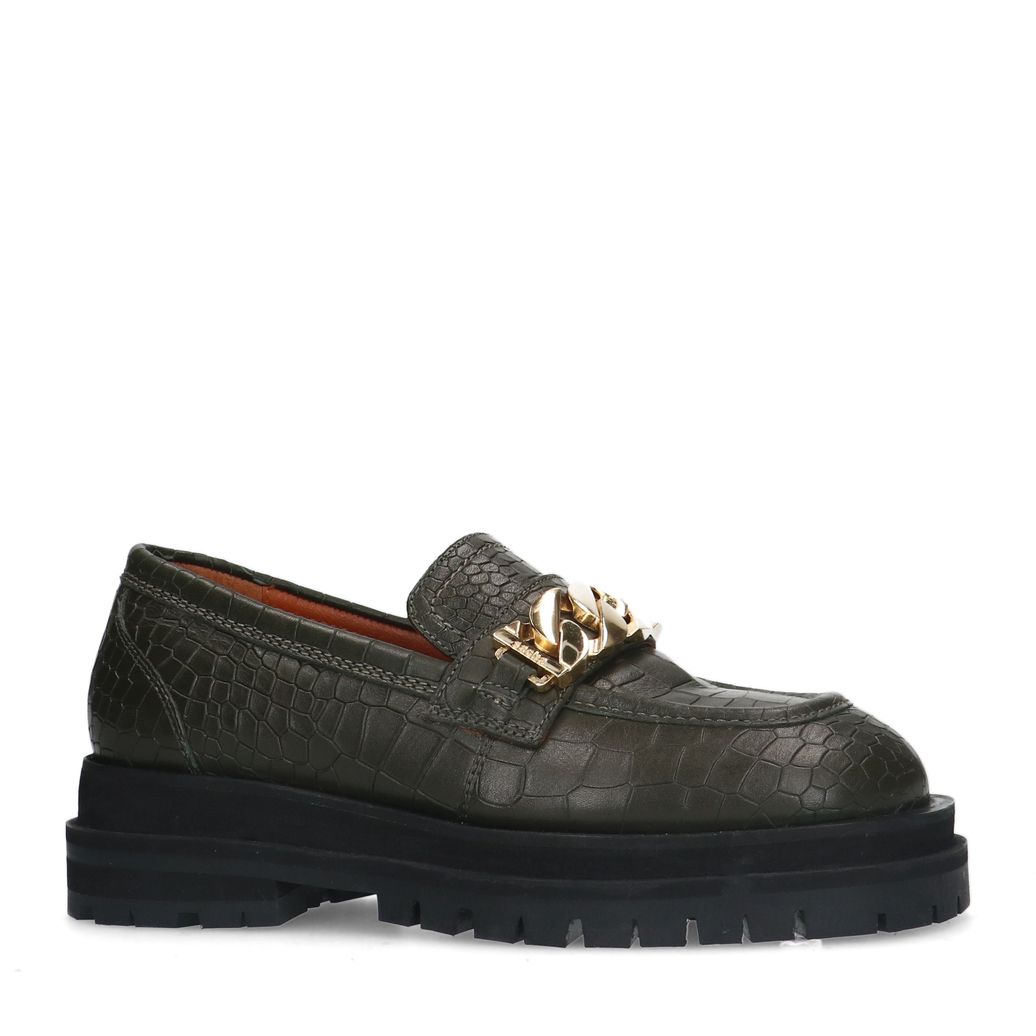 Donkergroene leren loafers met goudkleurige chain