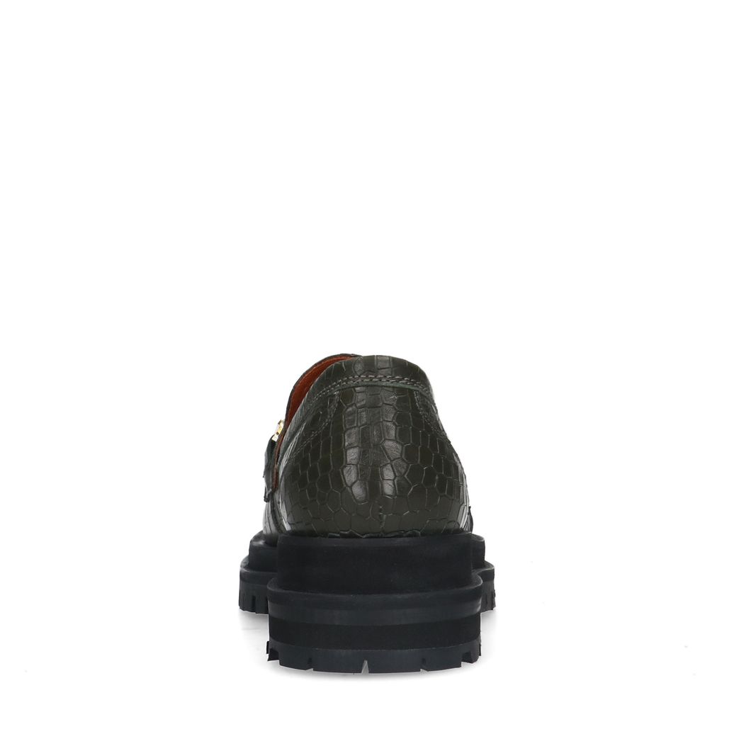 Donkergroene leren loafers met goudkleurige chain