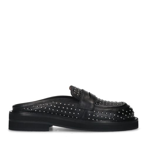 Zwarte leren slip ons met studs