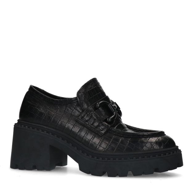 Schwarze Leder-Loafer mit Krokomuster und Plateauabsatz