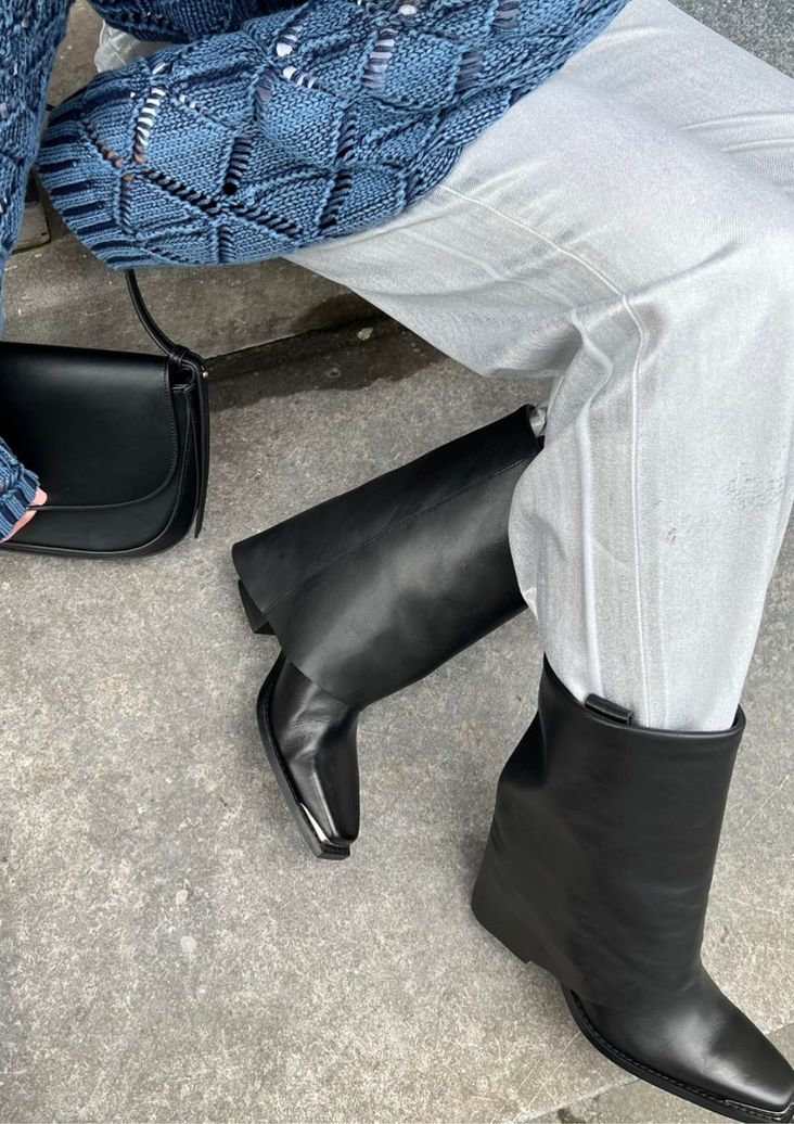 Bottines western en cuir avec rabat - noir