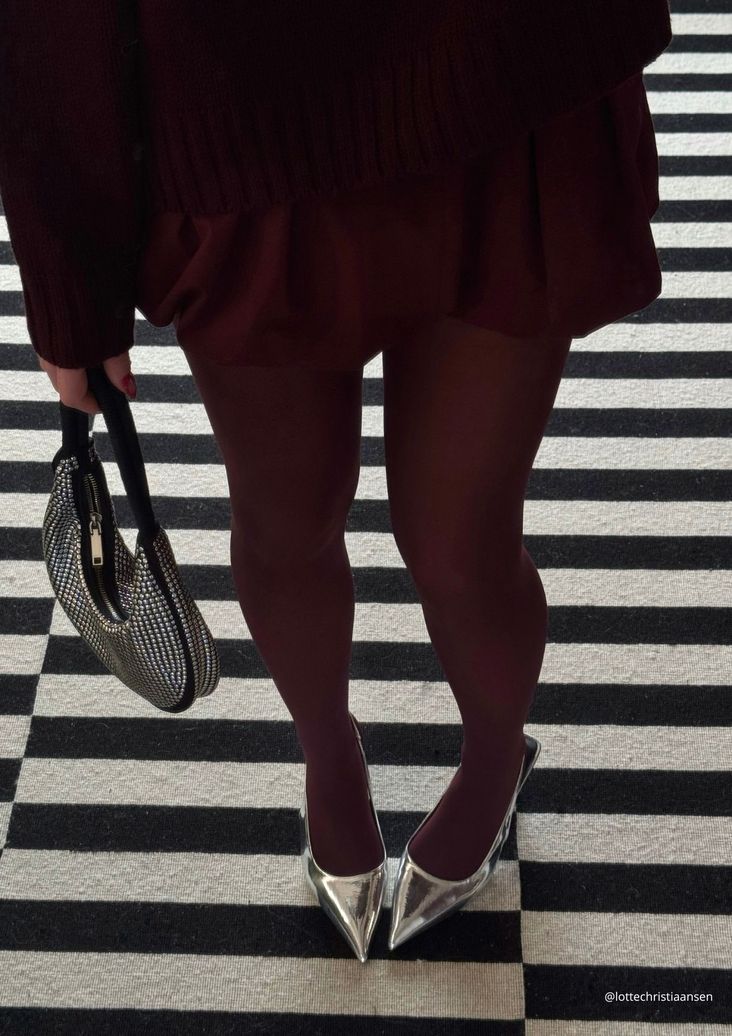 Silberfarbene Slingbackpumps in Metallic-Optik