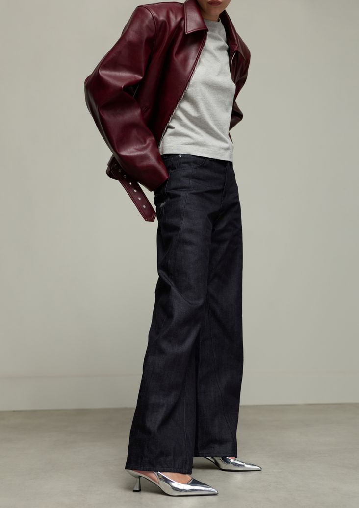 Silberfarbene Slingbackpumps in Metallic-Optik