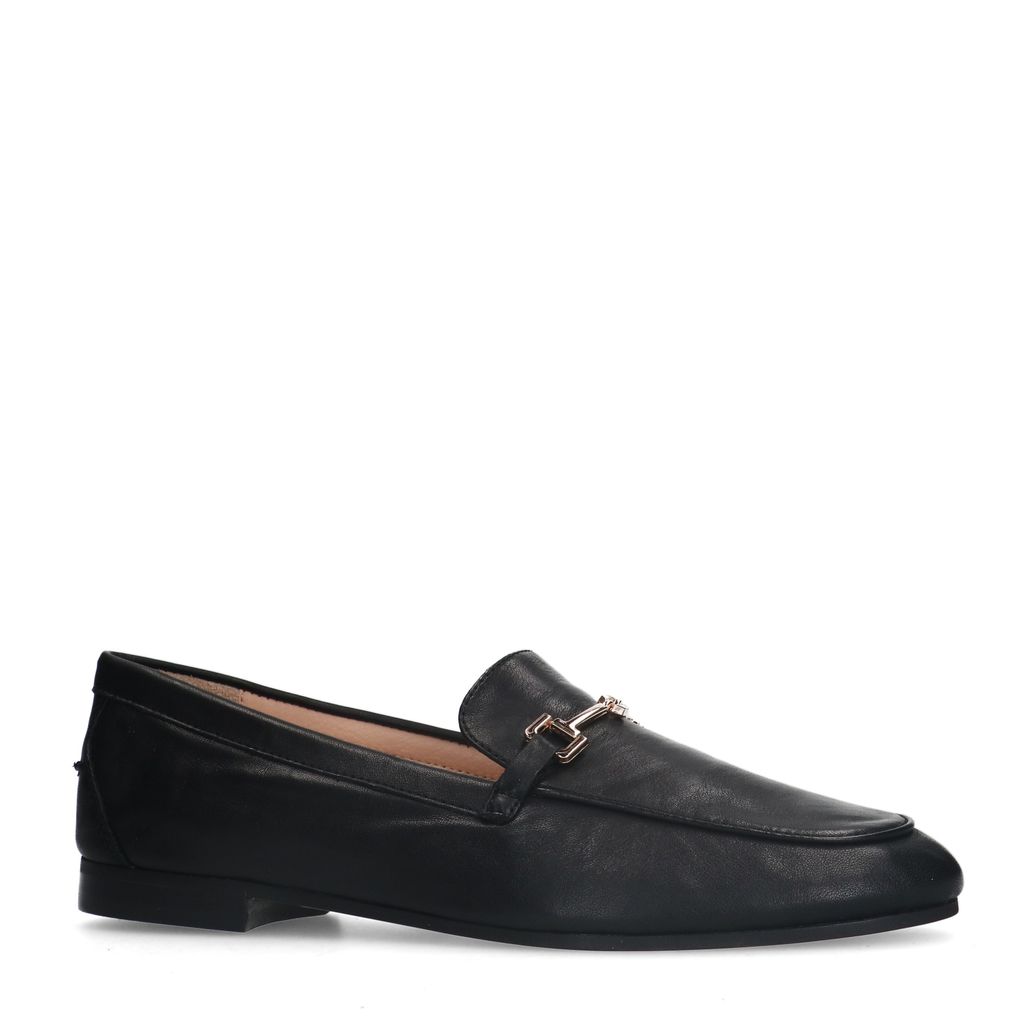 Zwarte leren loafers met goudkleurige chain