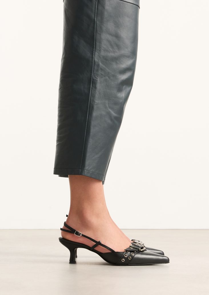 Zwarte buckle slingbacks met kitten heel