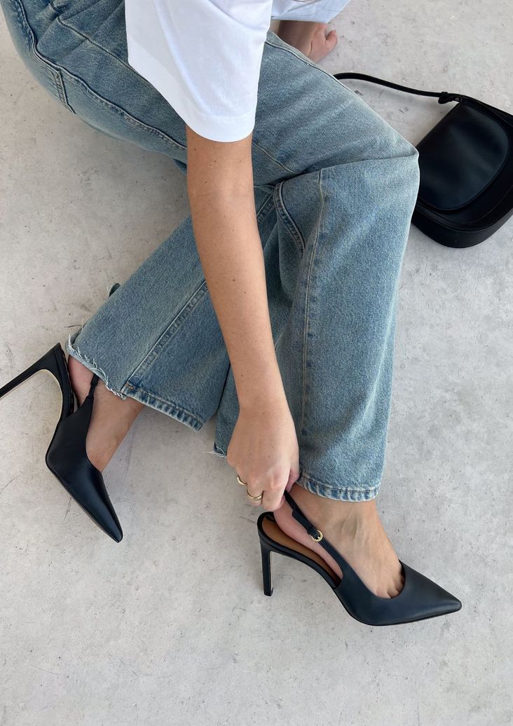 Schwarze Slingbackpumps aus Leder