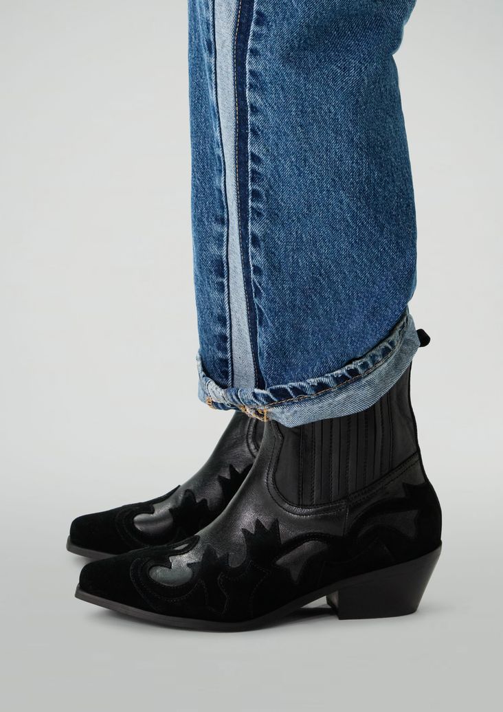 Schwarze Leder-Cowboystiefeletten mit Veloursleder-Details