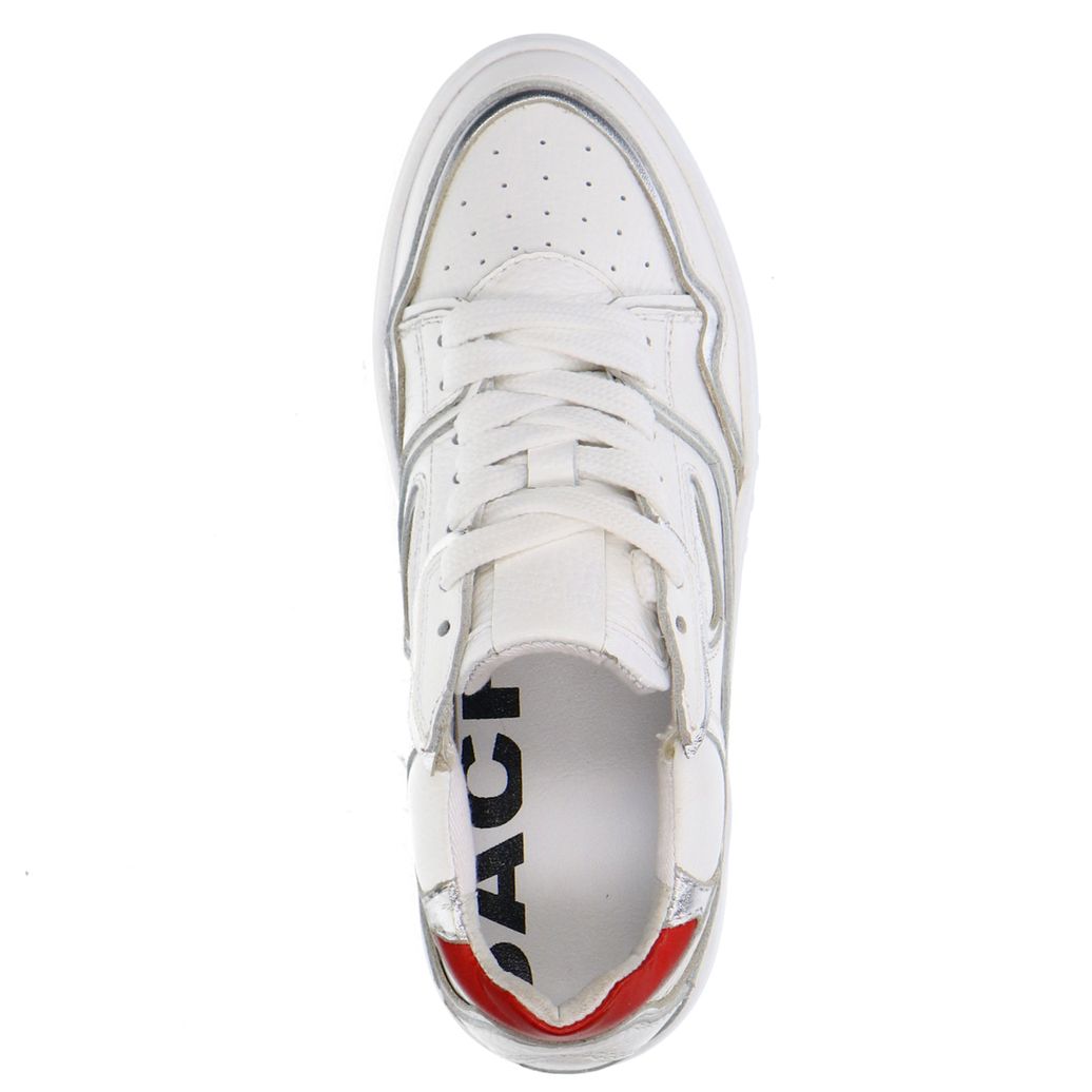 Witte leren sneakers met zilveren details