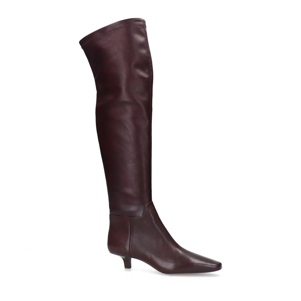 Bordeauxrote Stretch-Stiefel mit Kitten Heel