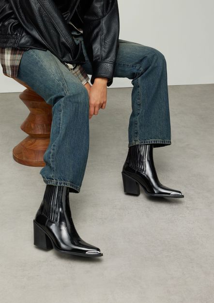 Zwarte cowboylaarsjes