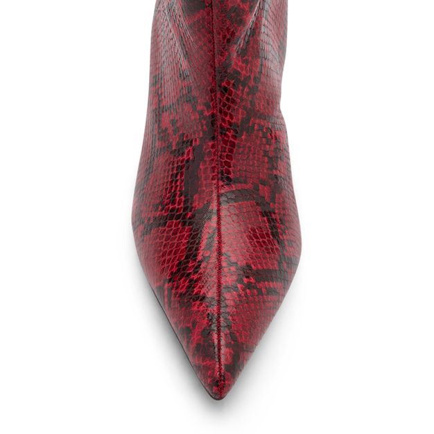 Rote Absatz-Stiefeletten mit Schlangenmuster