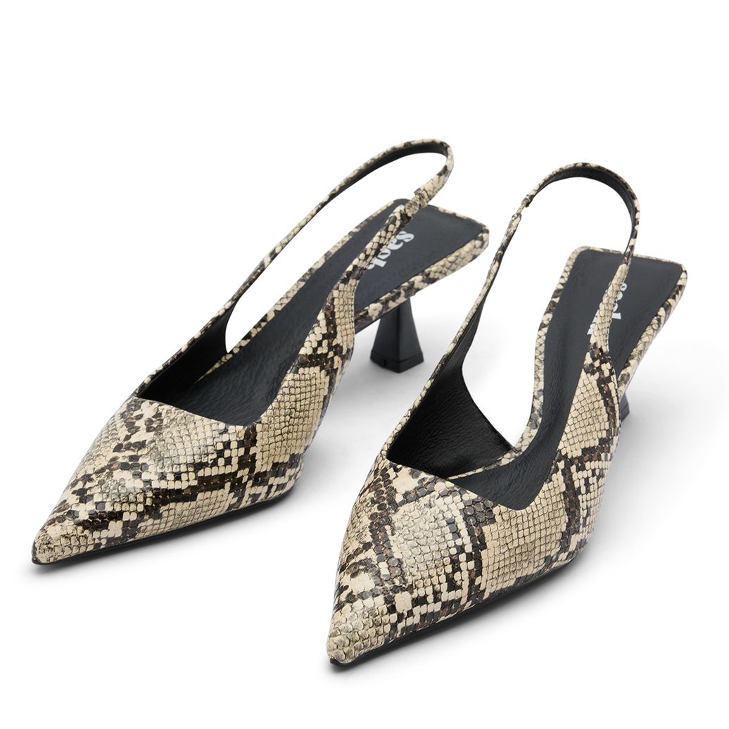 Slingbackpumps mit Schlangenmuster
