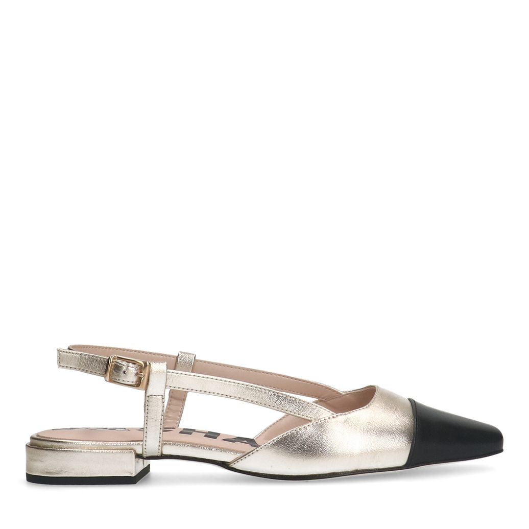 Goldfarbene Slingbacks aus Leder