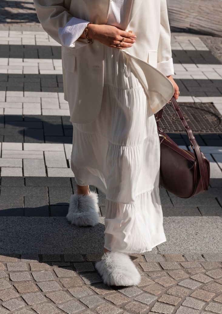 Lichtblauwe fluffy clogs