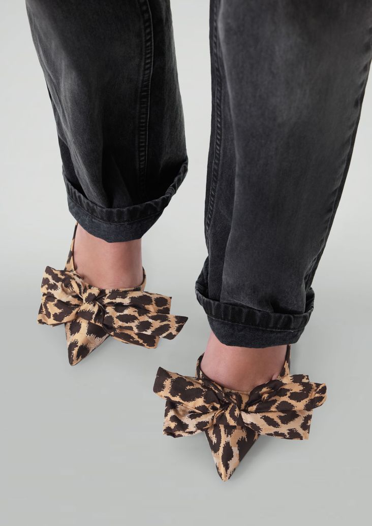 Leopard slingback pumps met strik