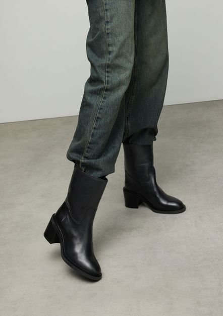 Bottines en cuir au talon carré - noir