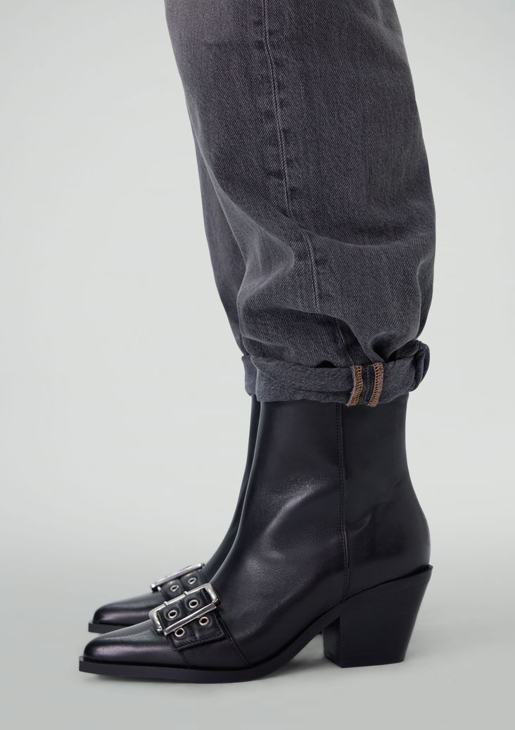 Zwarte leren buckle enkellaarsjes met hak