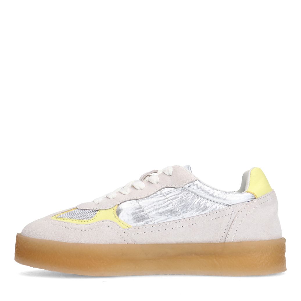 Zilveren suède sneakers met gele details