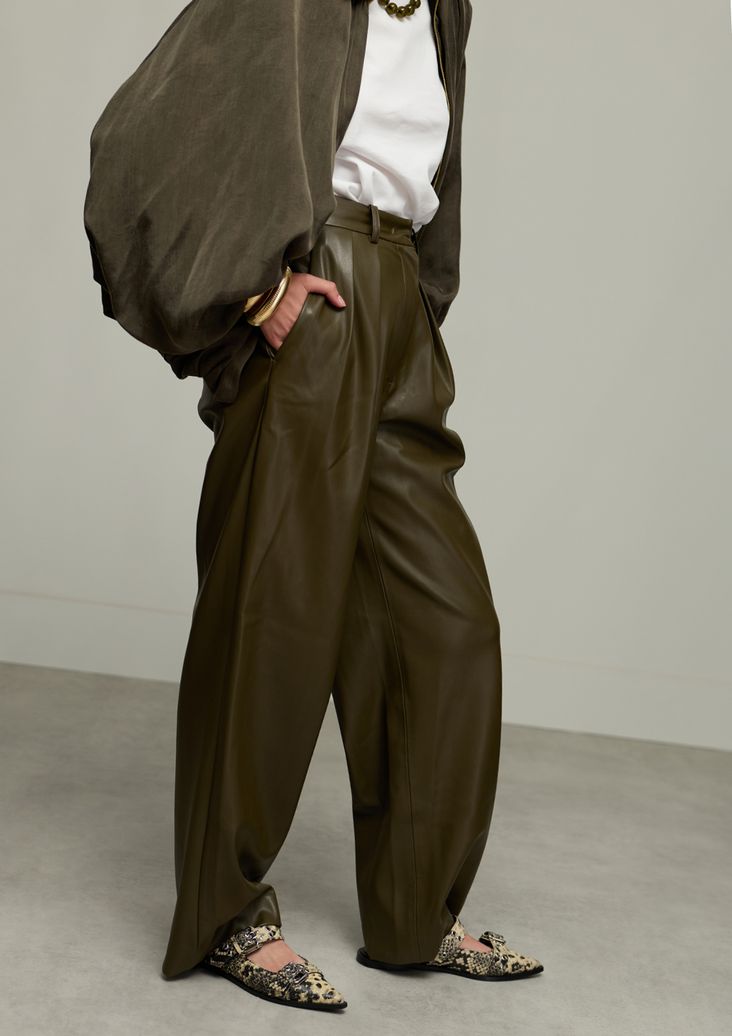 Slingbacks mit Schnalle und Schlangenmuster