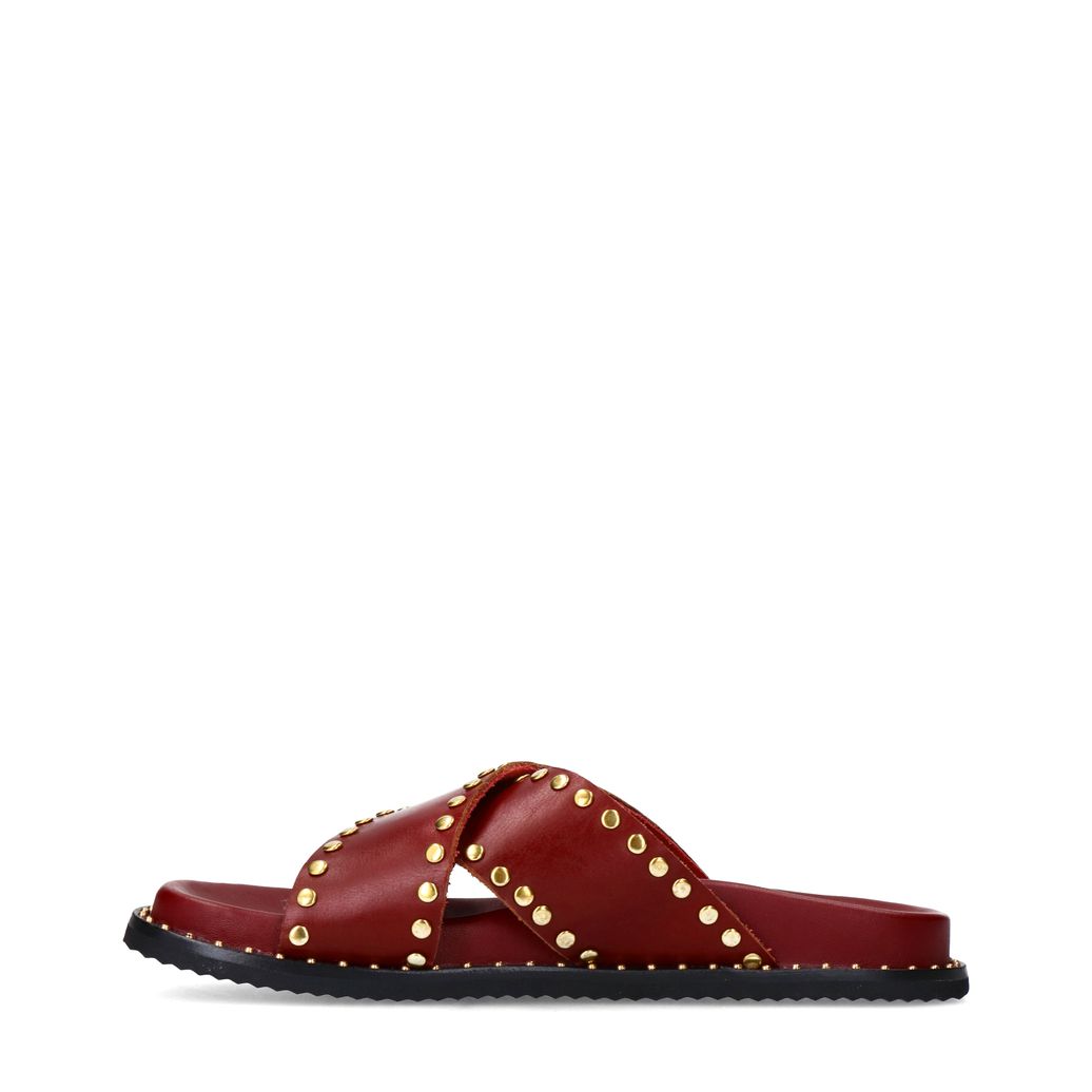 Rode slippers met goudkleurige studs